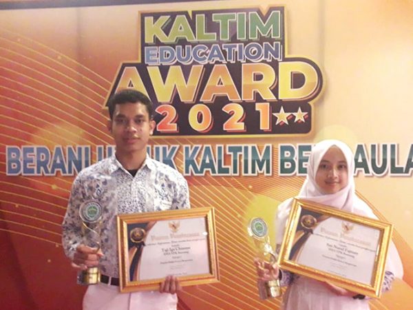 2 Siswa SMA YPK Raih Penghargaan Kaltim Education Award 2021